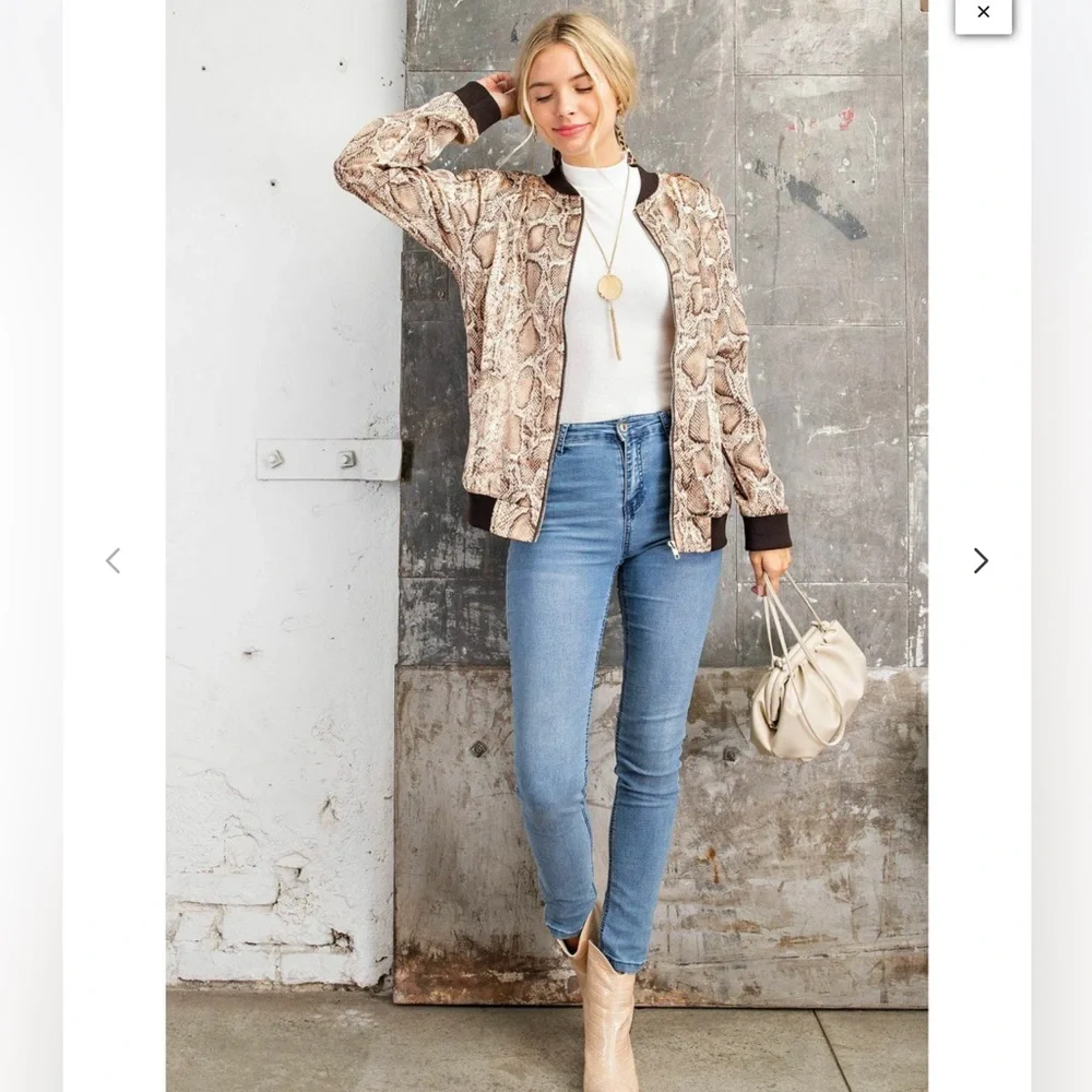 ❤️❤️ Kori America Womens Python Printed Bomber Jacket sizeM❤️❤️